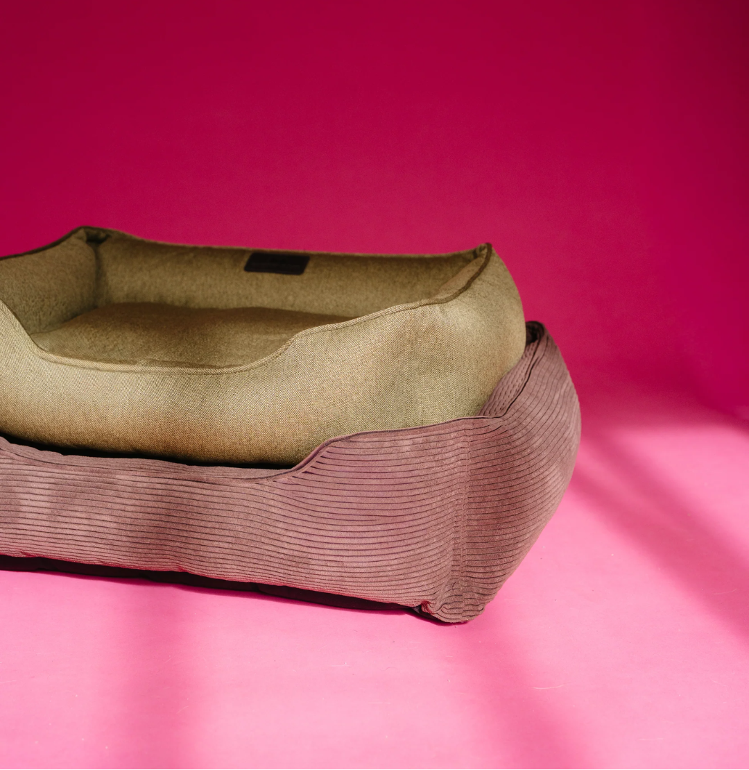 Chester & Lee | Cotton Sleeper Dog Bed Olive
