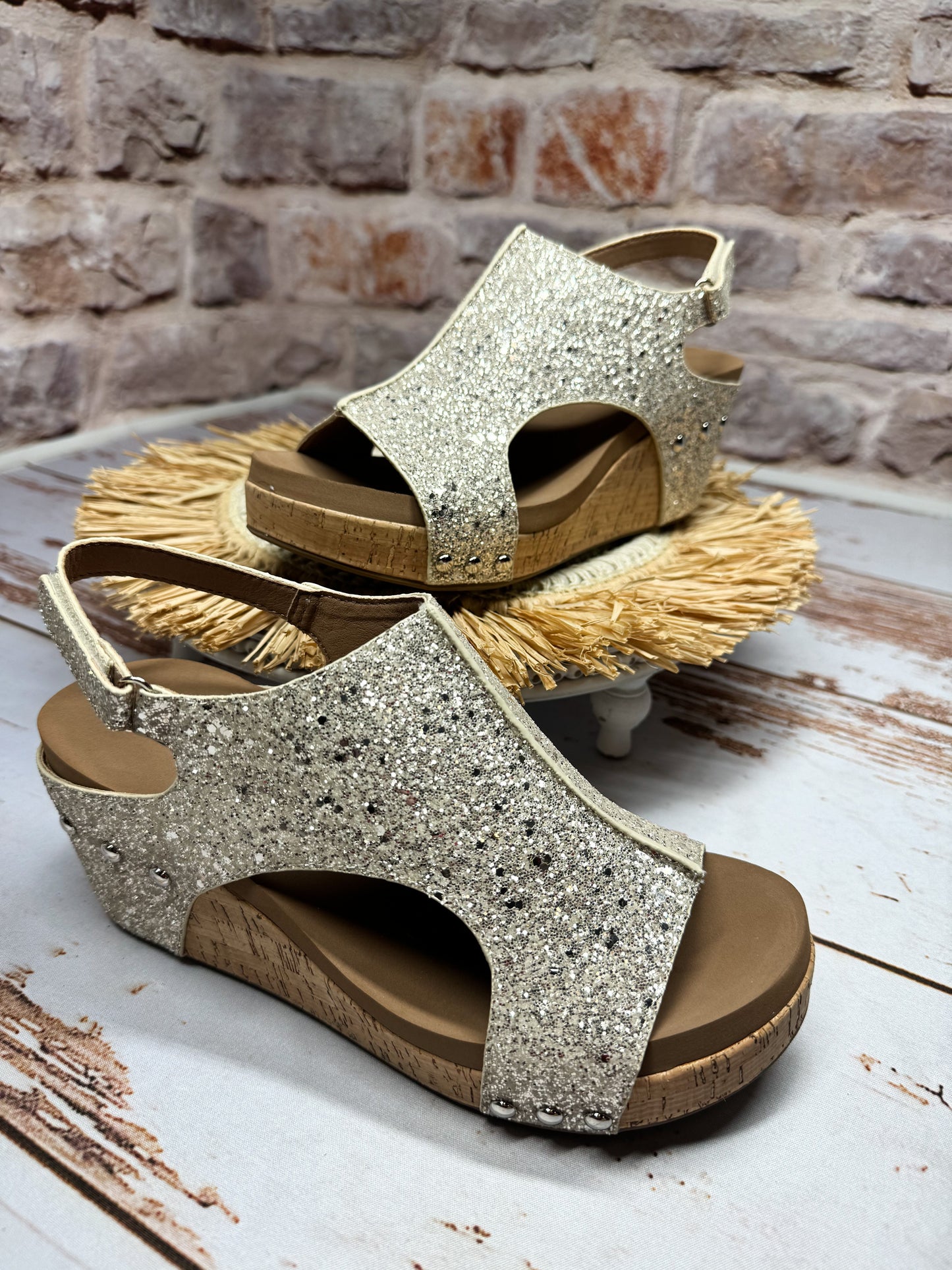 Glenda Gold Wedge